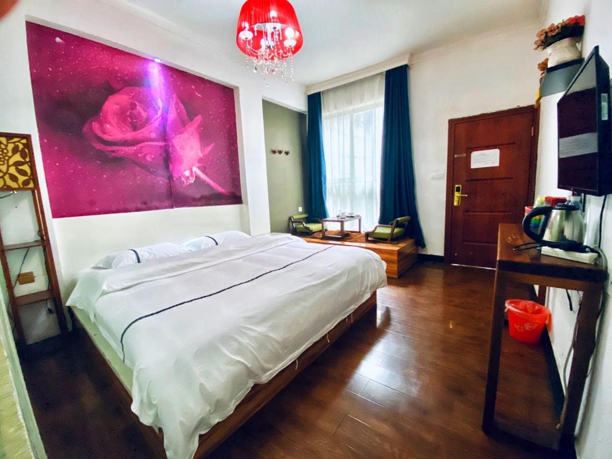 Fenghuang Little Bear Family Guest House エクステリア 写真