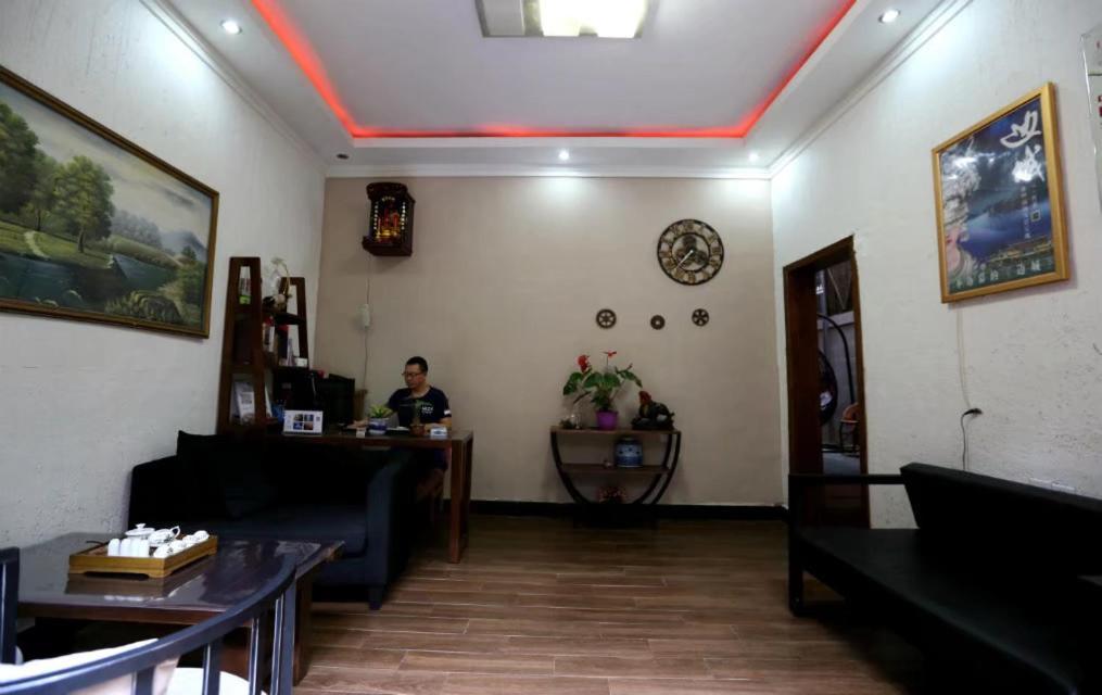 Fenghuang Little Bear Family Guest House エクステリア 写真