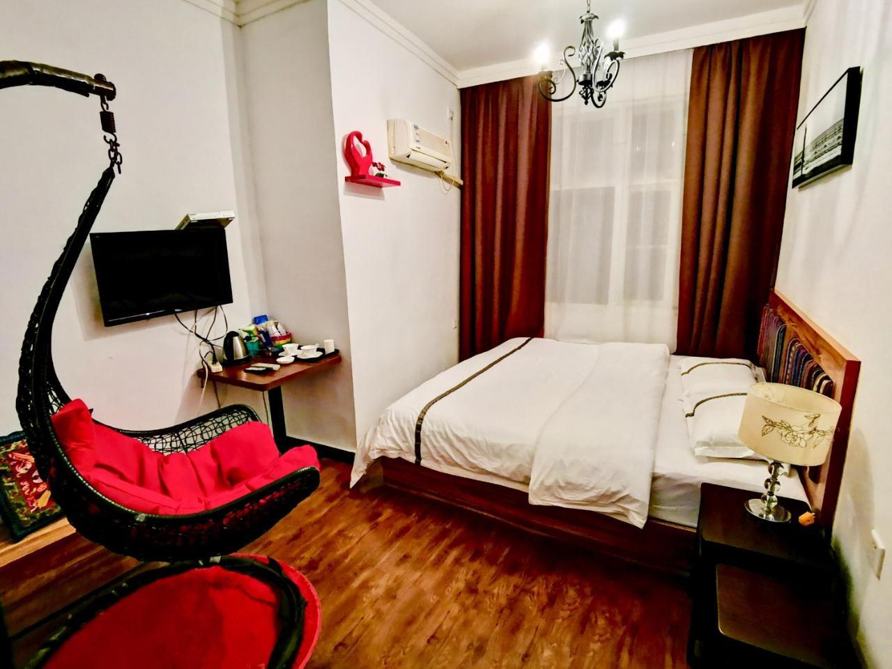 Fenghuang Little Bear Family Guest House エクステリア 写真