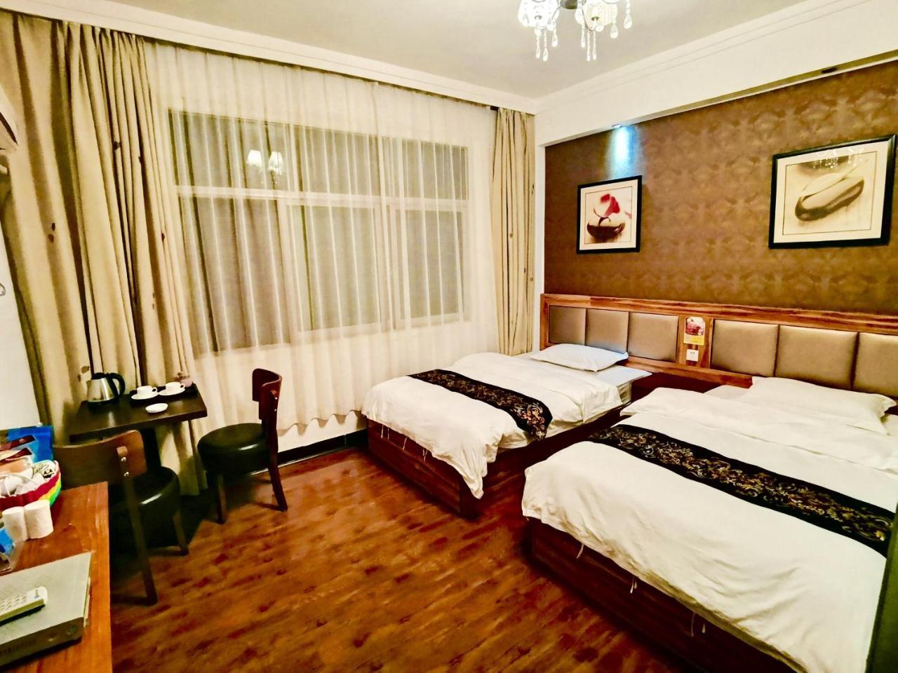 Fenghuang Little Bear Family Guest House エクステリア 写真