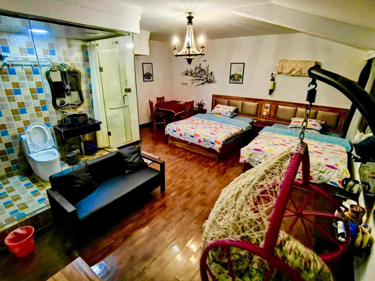 Fenghuang Little Bear Family Guest House エクステリア 写真