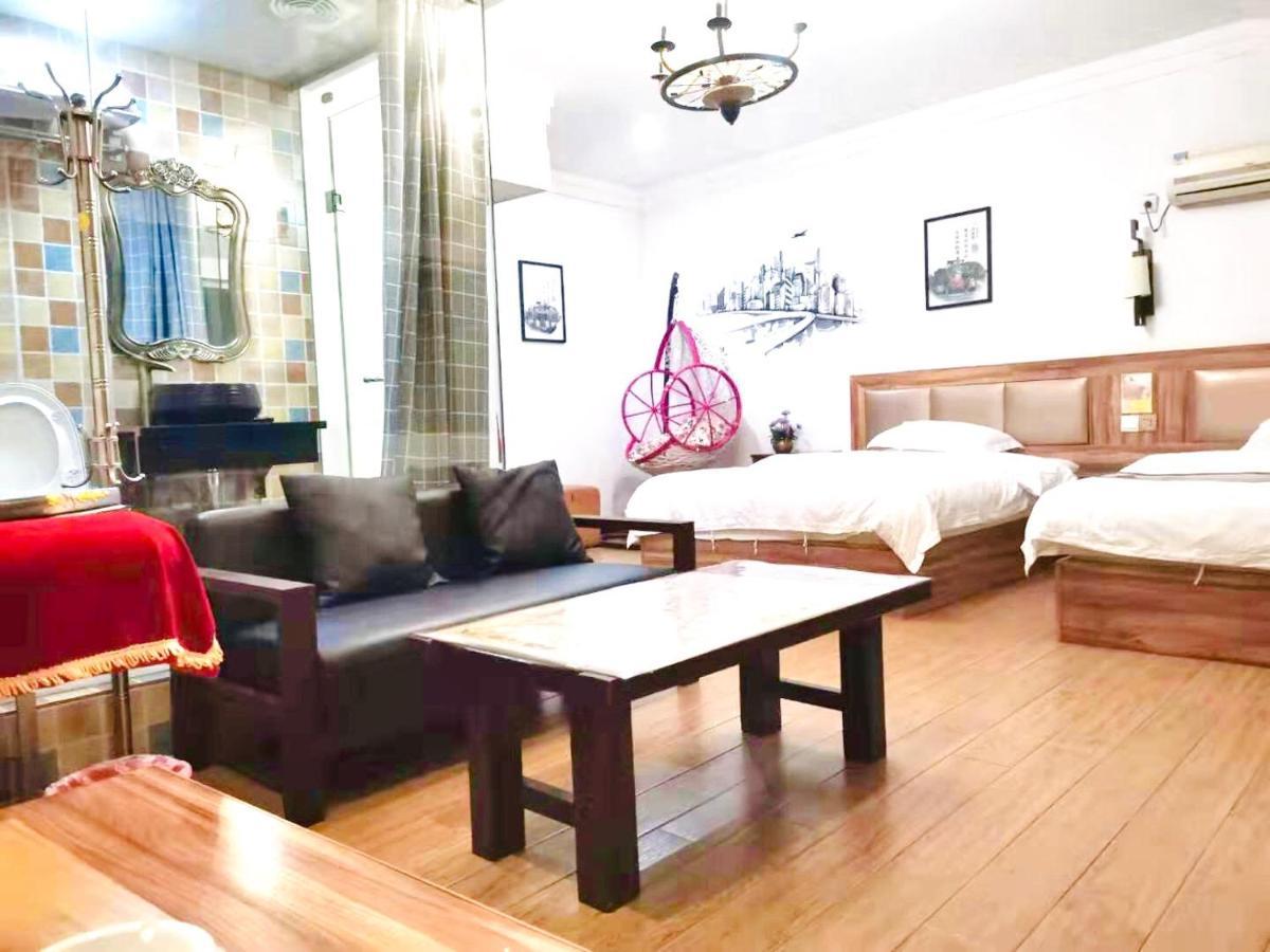 Fenghuang Little Bear Family Guest House エクステリア 写真
